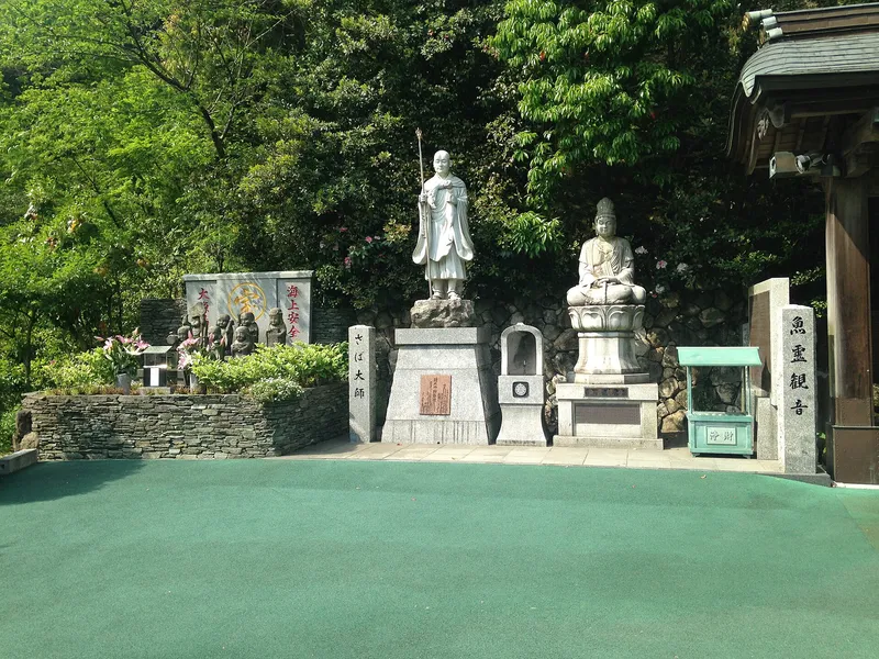 Nanzoin Temple in Fukuoka